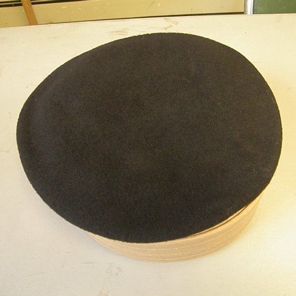 New Classic Confeccoes Beret black Small